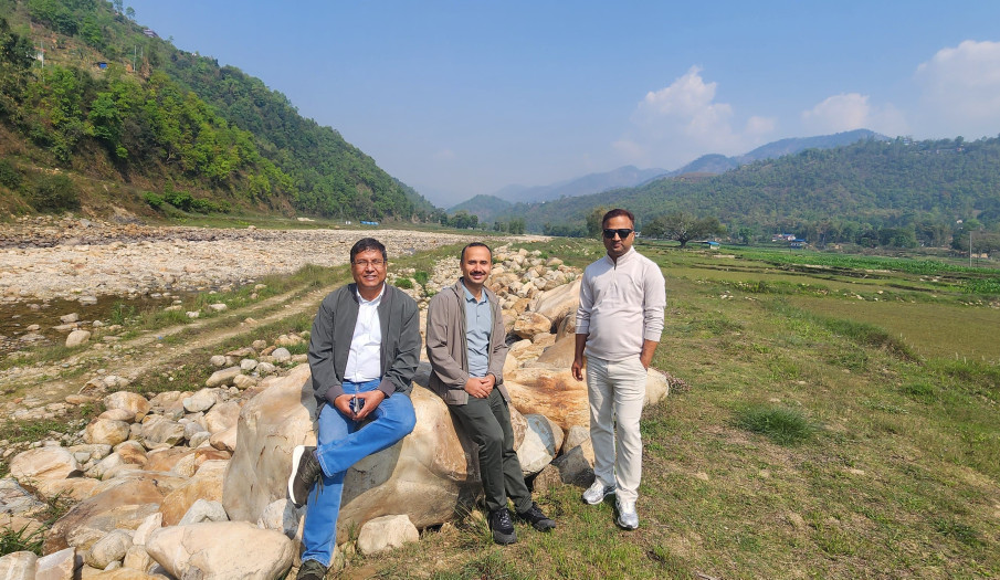 सचिव ज्यू समेतबाट  आंधिखोला नदि नियन्त्रण कार्यकाे  अनुगमन ०८२/८३